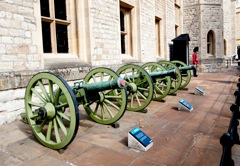 GB0345Tower.of.London.cannons.1